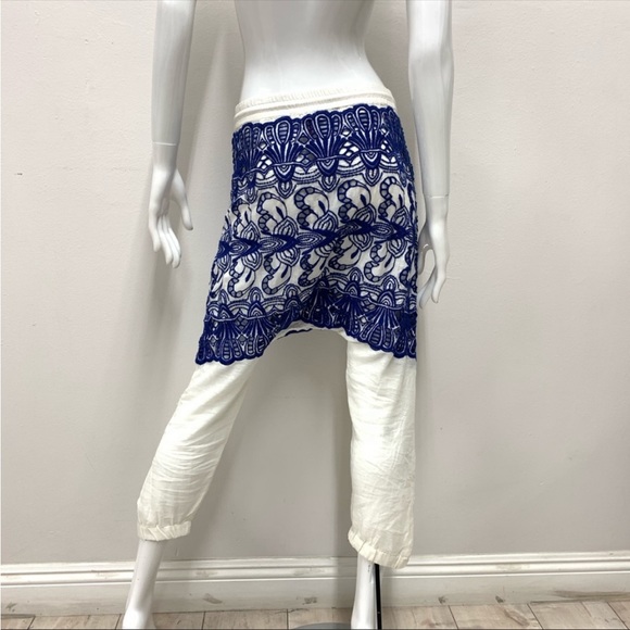NWT GYPSY 05 Royal Blue & Ivory Crochet Harem Pants. Size large. - Picture 3 of 6